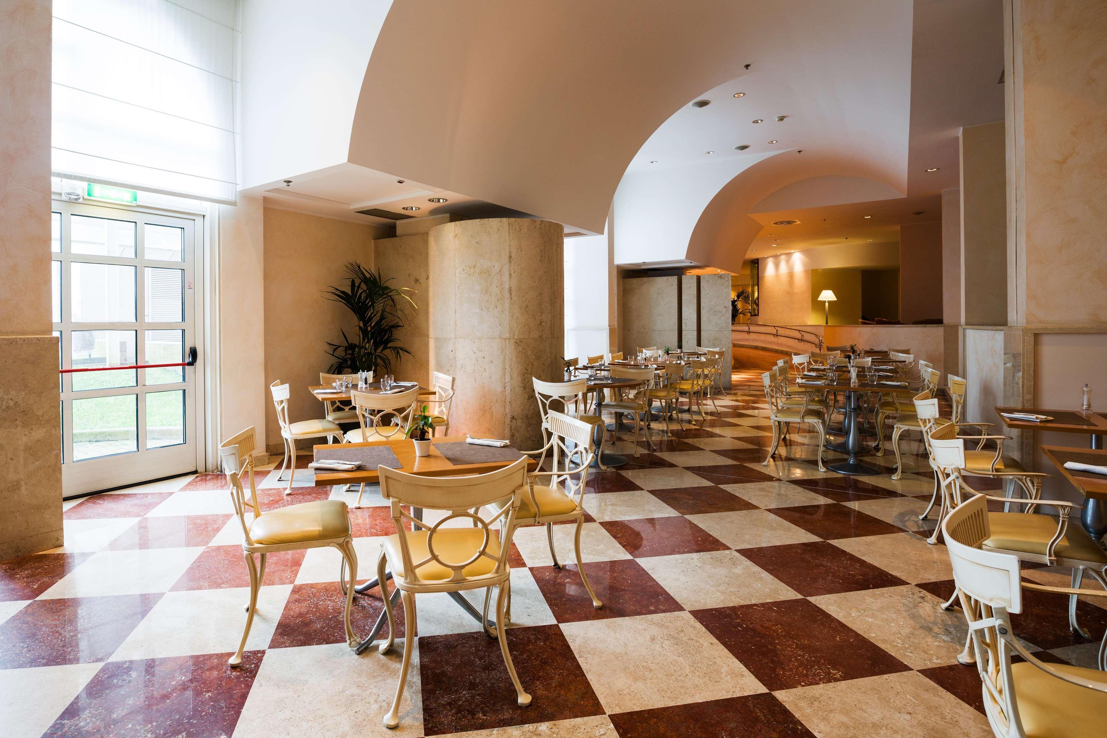 Hotel Hilton Rome Airport Fiumicino Esterno foto