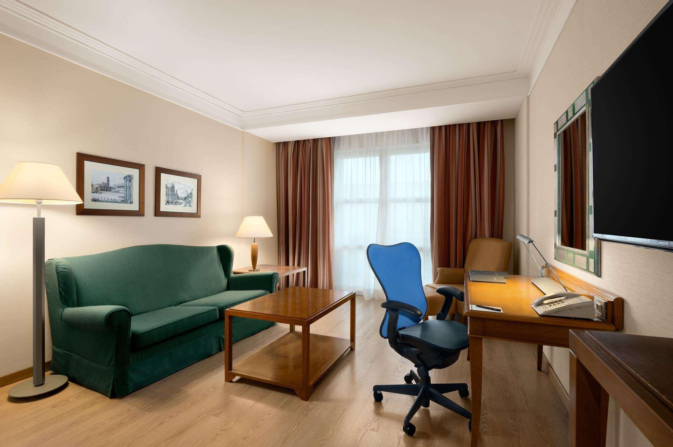 Hotel Hilton Rome Airport Fiumicino Esterno foto