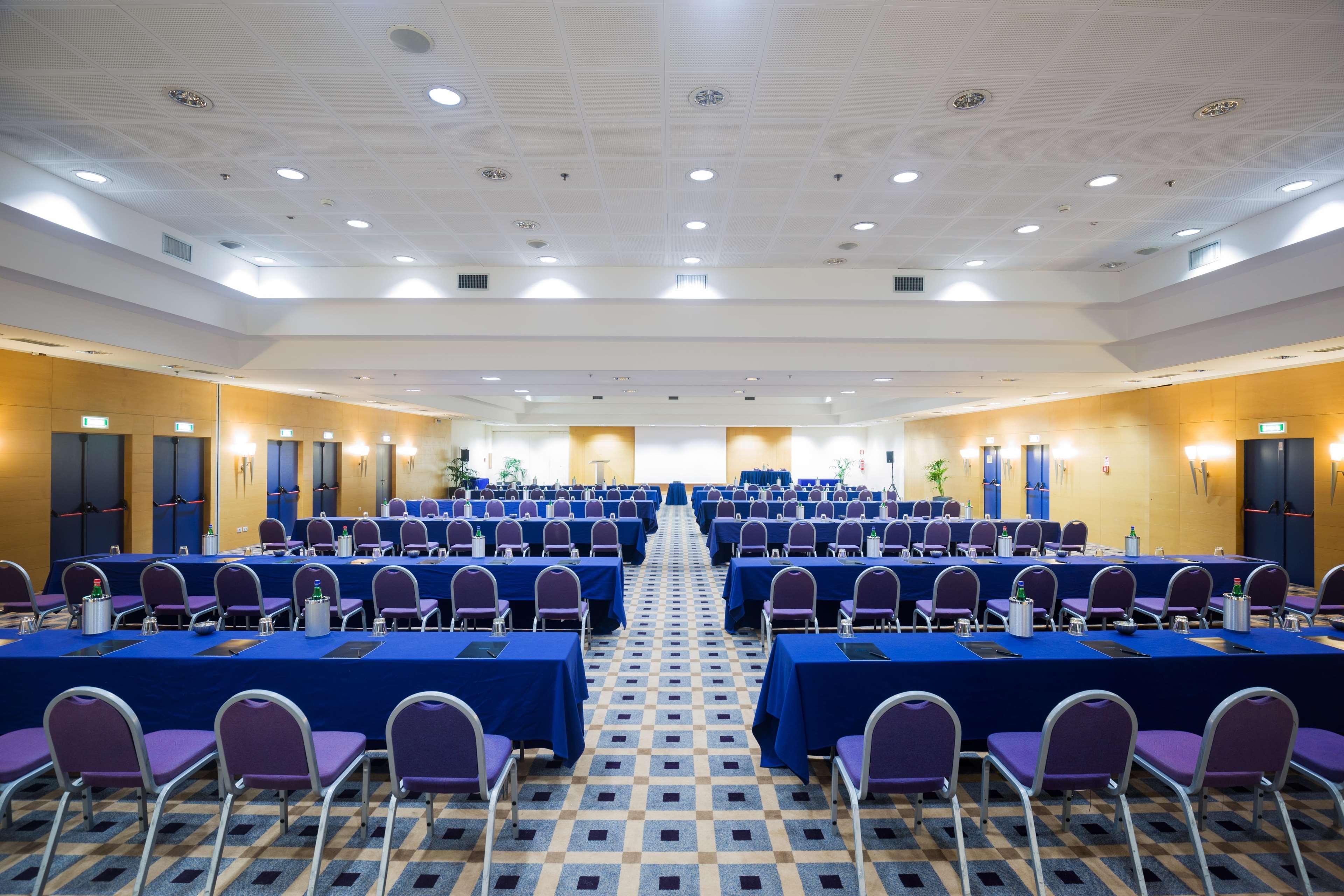 Hotel Hilton Rome Airport Fiumicino Esterno foto