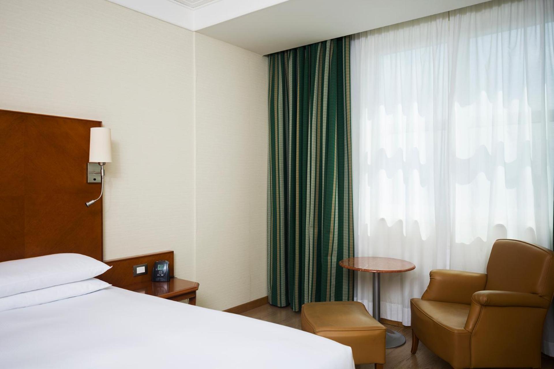 Hotel Hilton Rome Airport Fiumicino Esterno foto