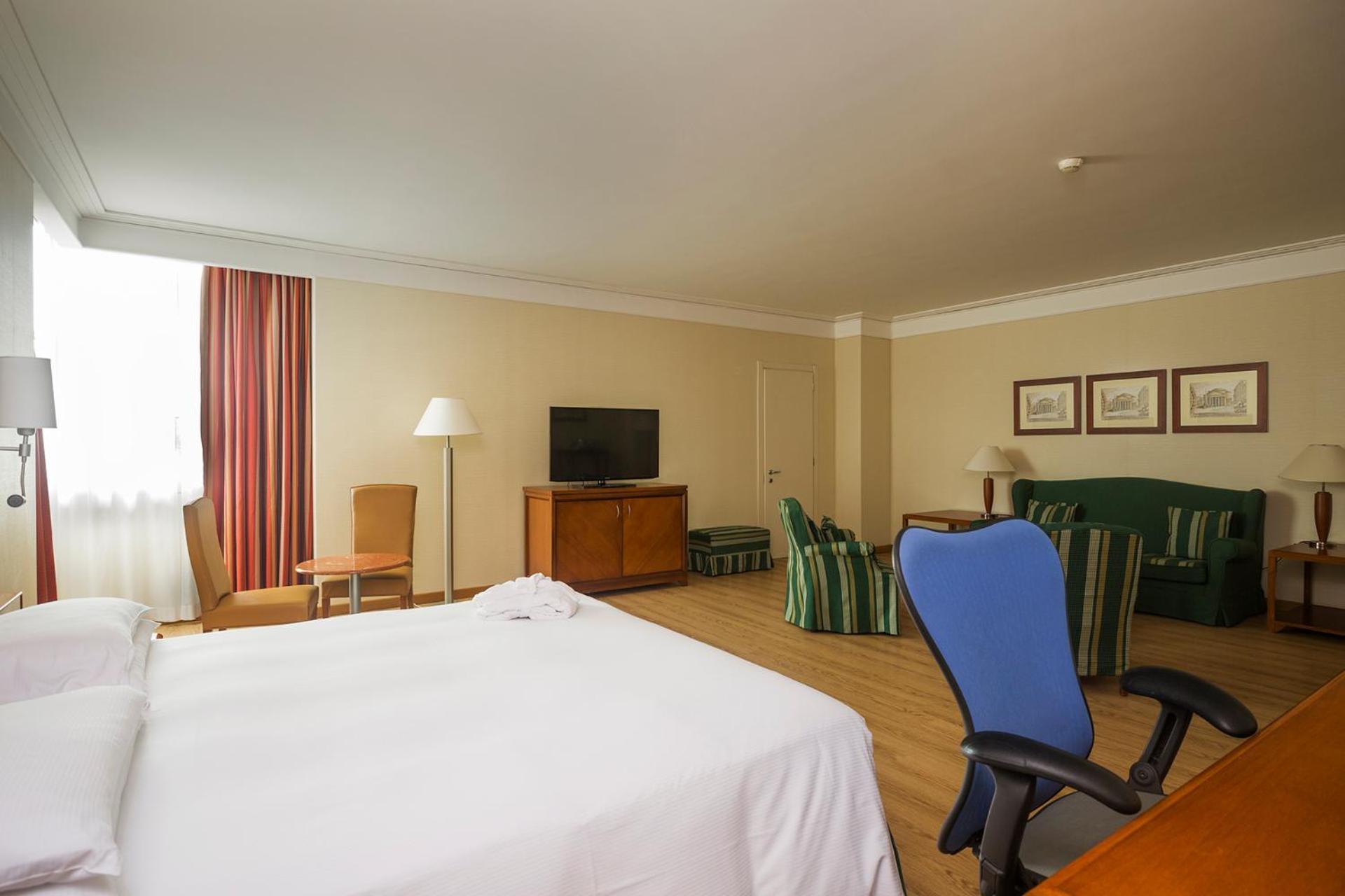 Hotel Hilton Rome Airport Fiumicino Esterno foto