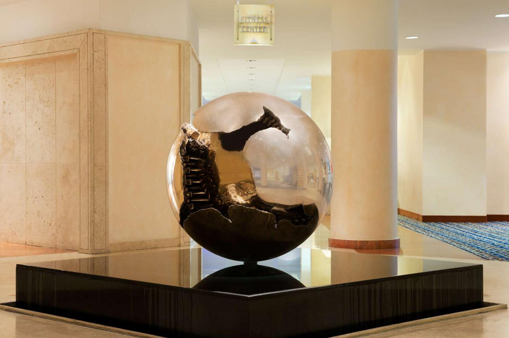 Hotel Hilton Rome Airport Fiumicino Esterno foto