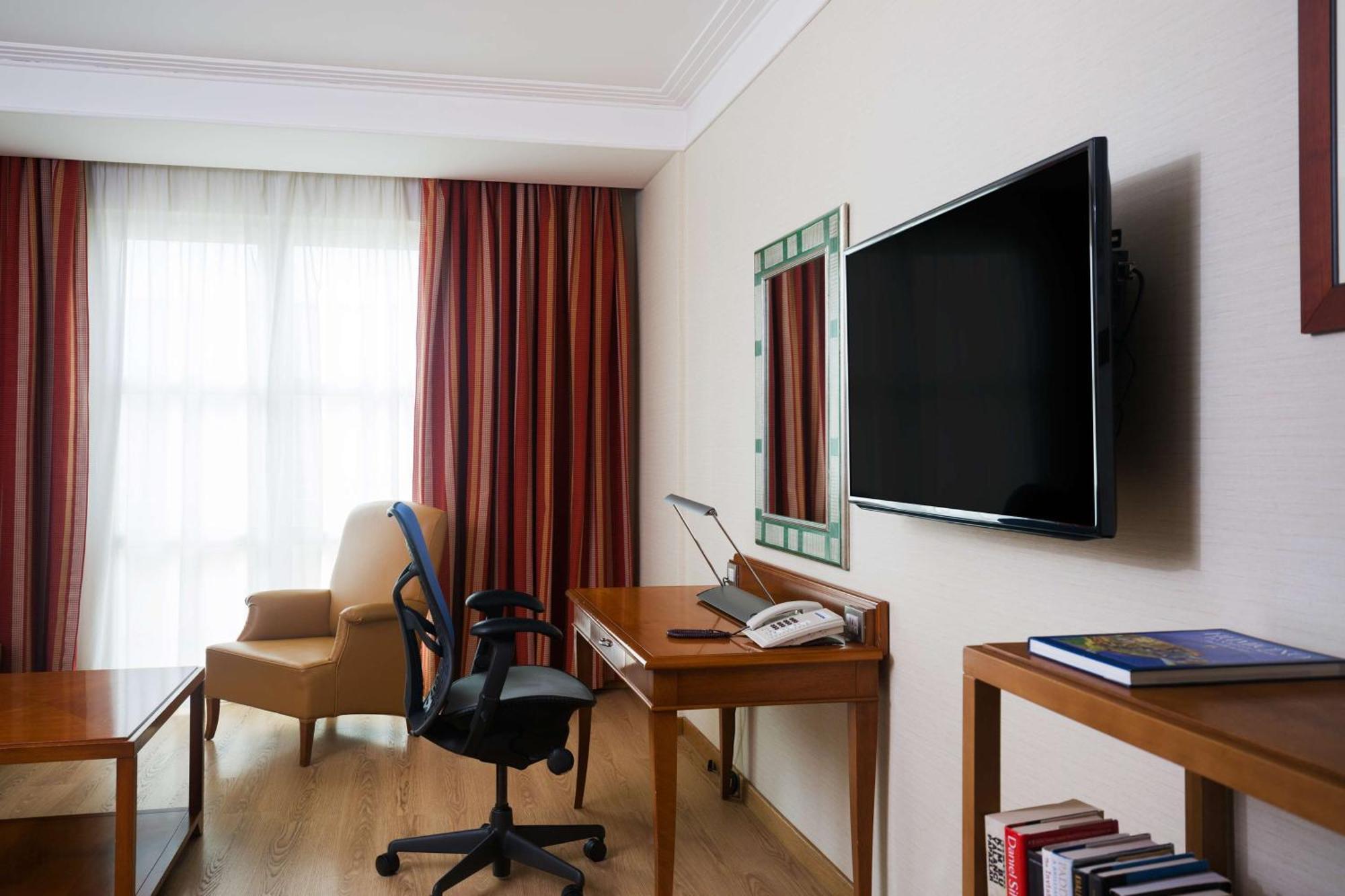 Hotel Hilton Rome Airport Fiumicino Esterno foto