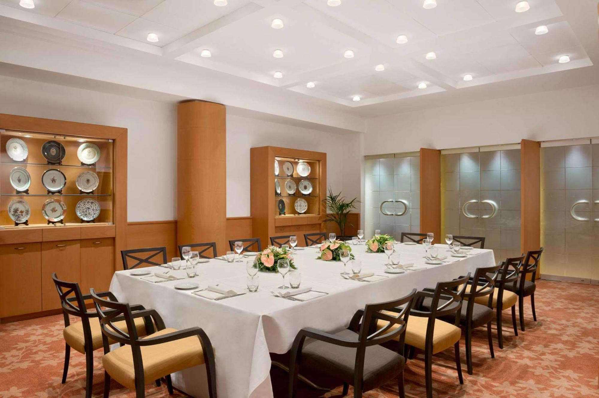 Hotel Hilton Rome Airport Fiumicino Esterno foto